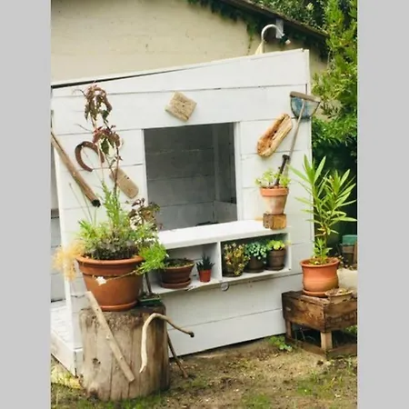 L'annexe Des Cigales, A L'ombre Des Chenes Lieges *